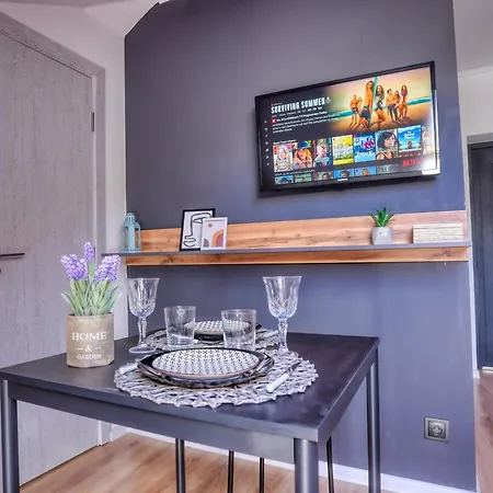 Lily's 7 By Bulgarentals -