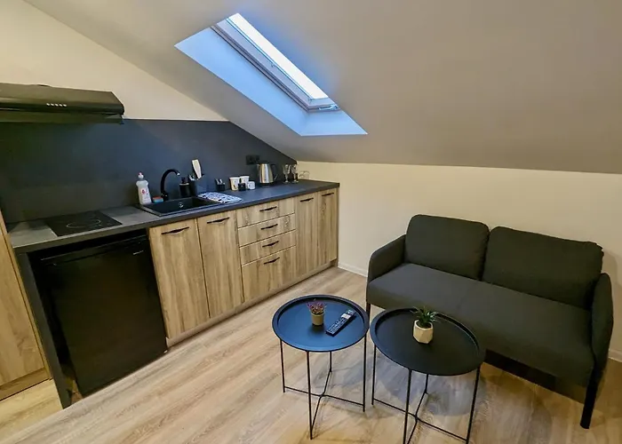 Lily's 7 By Bulgarentals - *