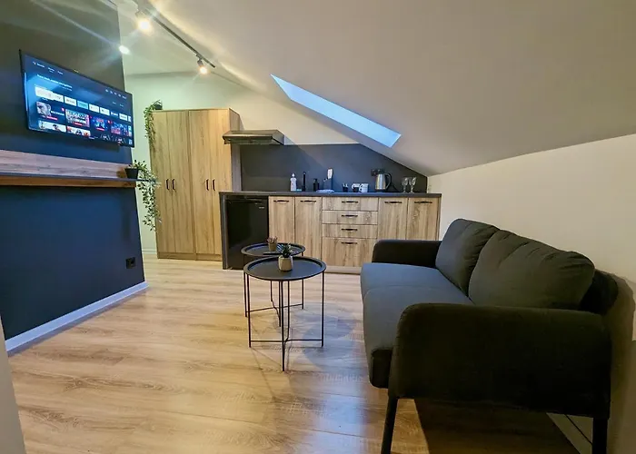 Lily's 7 By Bulgarentals - *