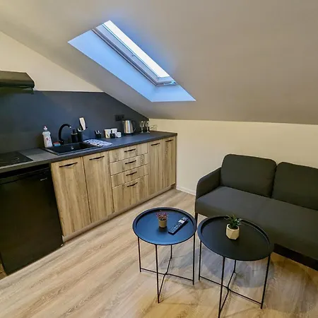 Lily's 7 By Bulgarentals - *