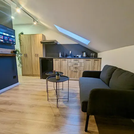 Lily's 7 By Bulgarentals - *