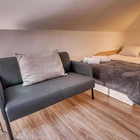 Lily's 7 By Bulgarentals - 索菲亞